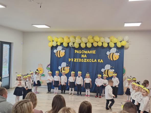 Zdjęcie: Uroczyste Pasowanie Pszczółek na Przedszkolaków